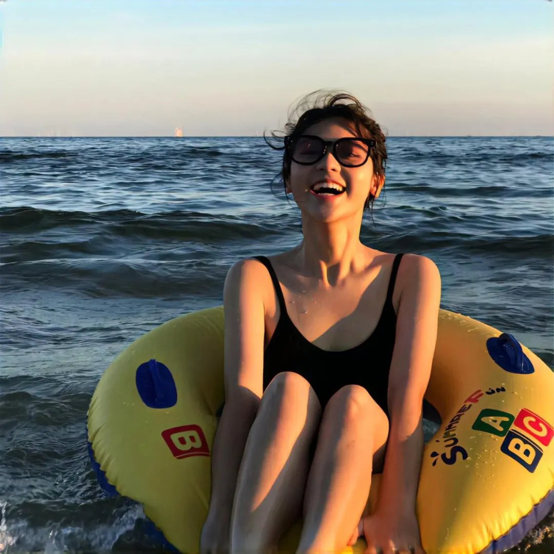 彩色房间海报