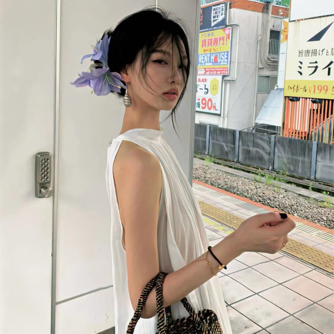 为黛茜小姐开车海报